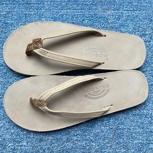 Rainbow sandals, tan with thin strap NWOT